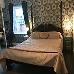 Norman Guest House With Free Parking