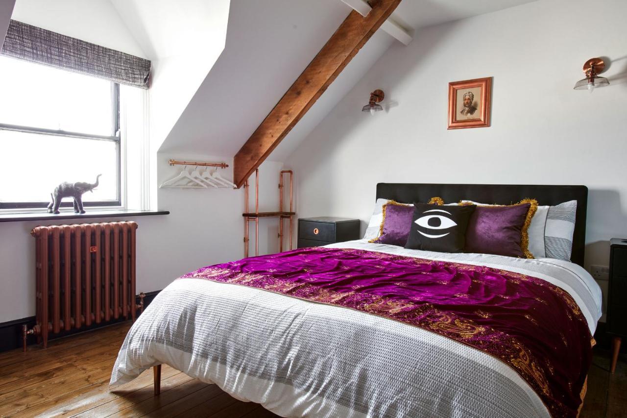 Jet Black Jewel Guest house