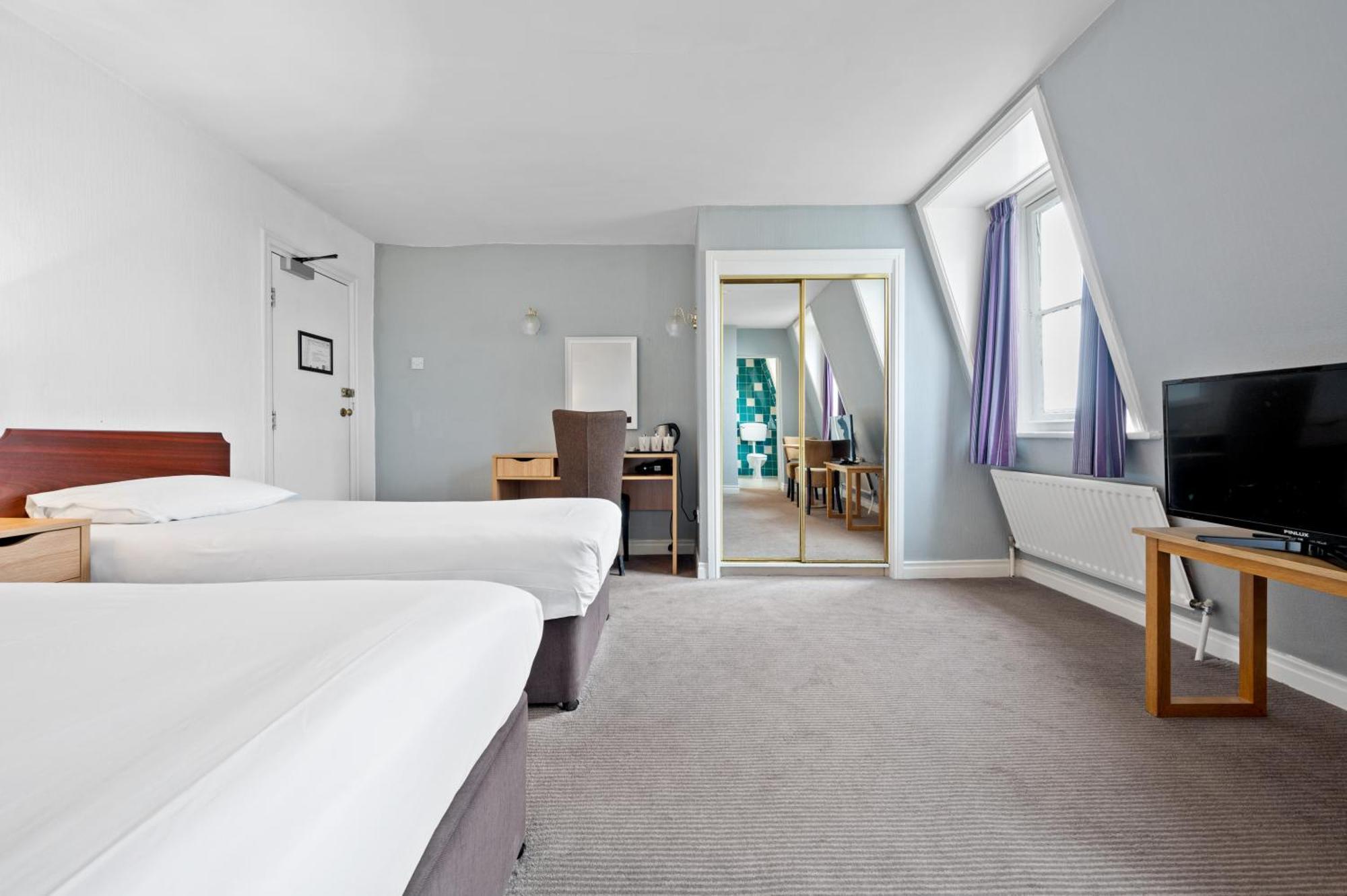 Royal Whitby Hotel 3*