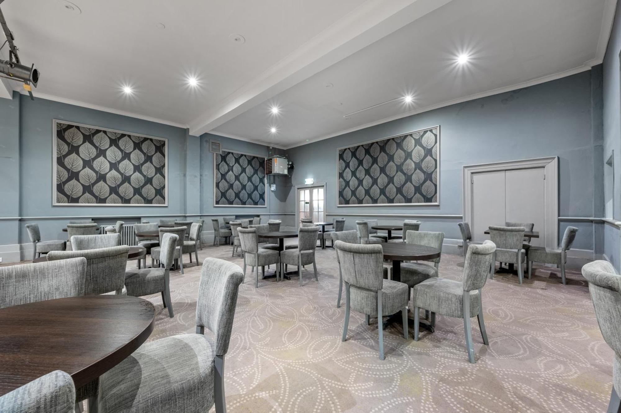 Royal Whitby Hotel 3*