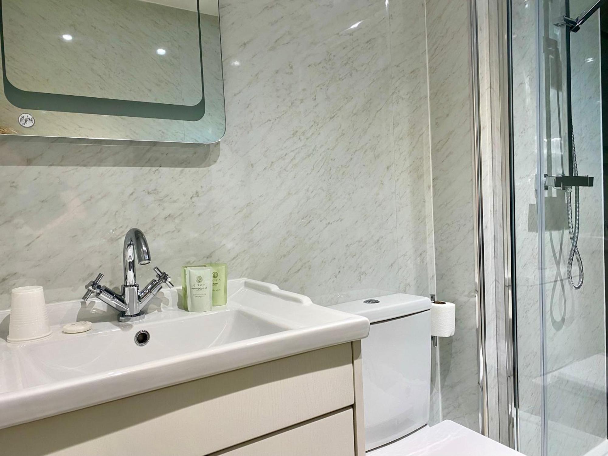 Ruswarp Hall - (adults Only) Guest house Whitby