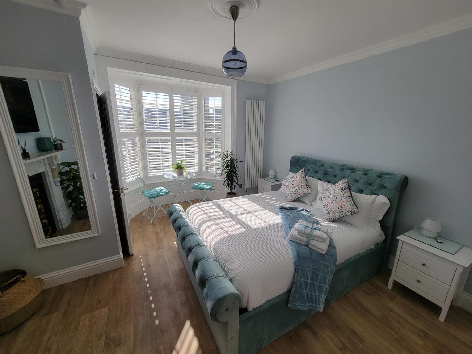Ingleside Mews Apartment *