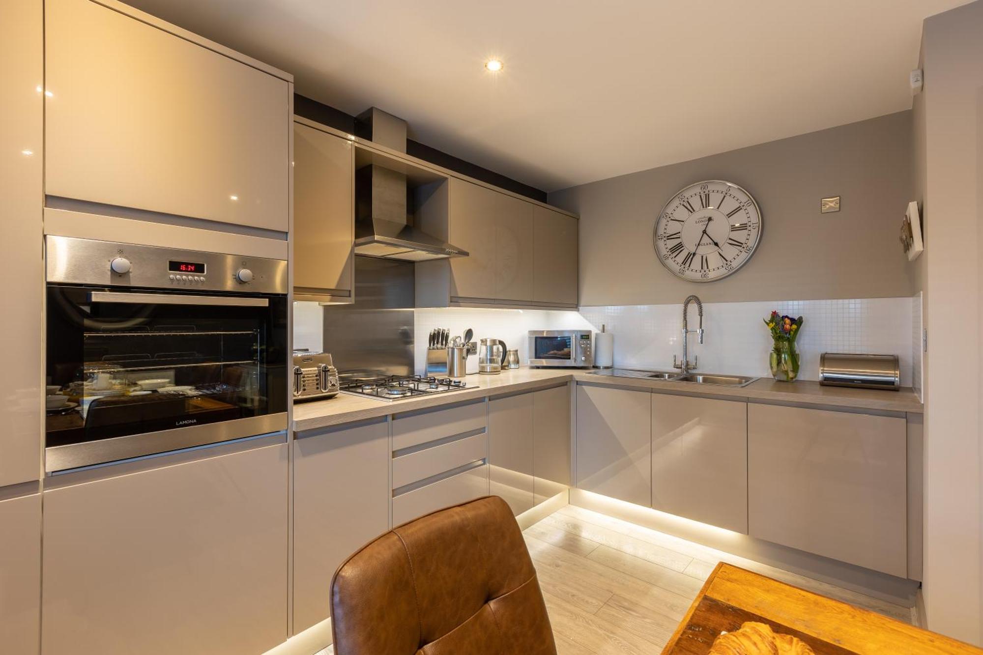Sugar Reef: Modern Garden House With Ev Charging Near Whitby