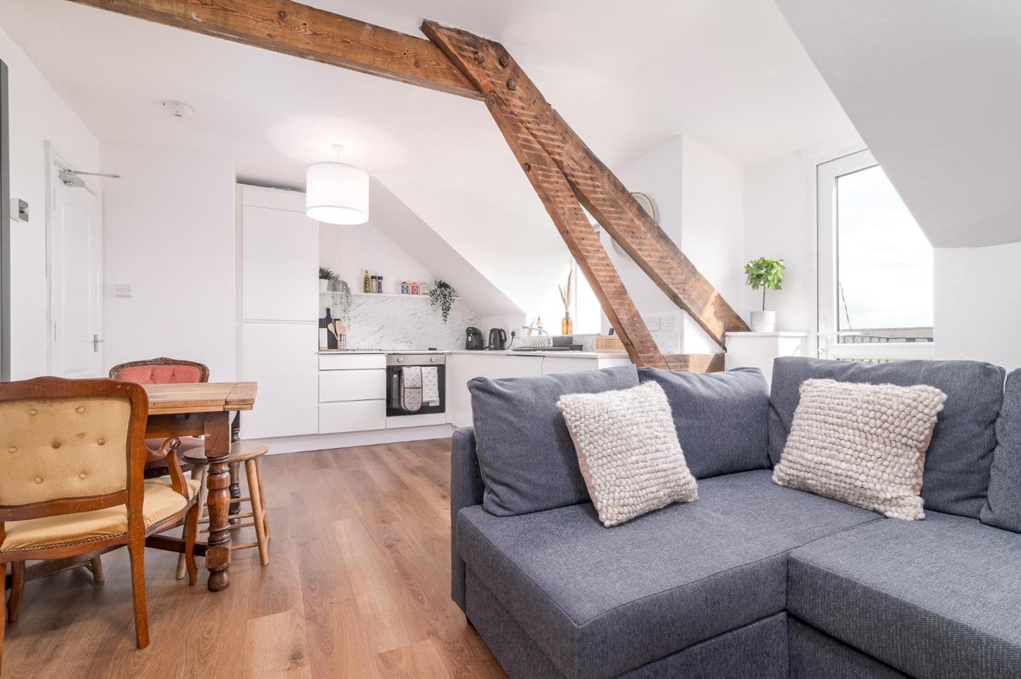 Heights - 5min Stroll To Harbour & Apartment *