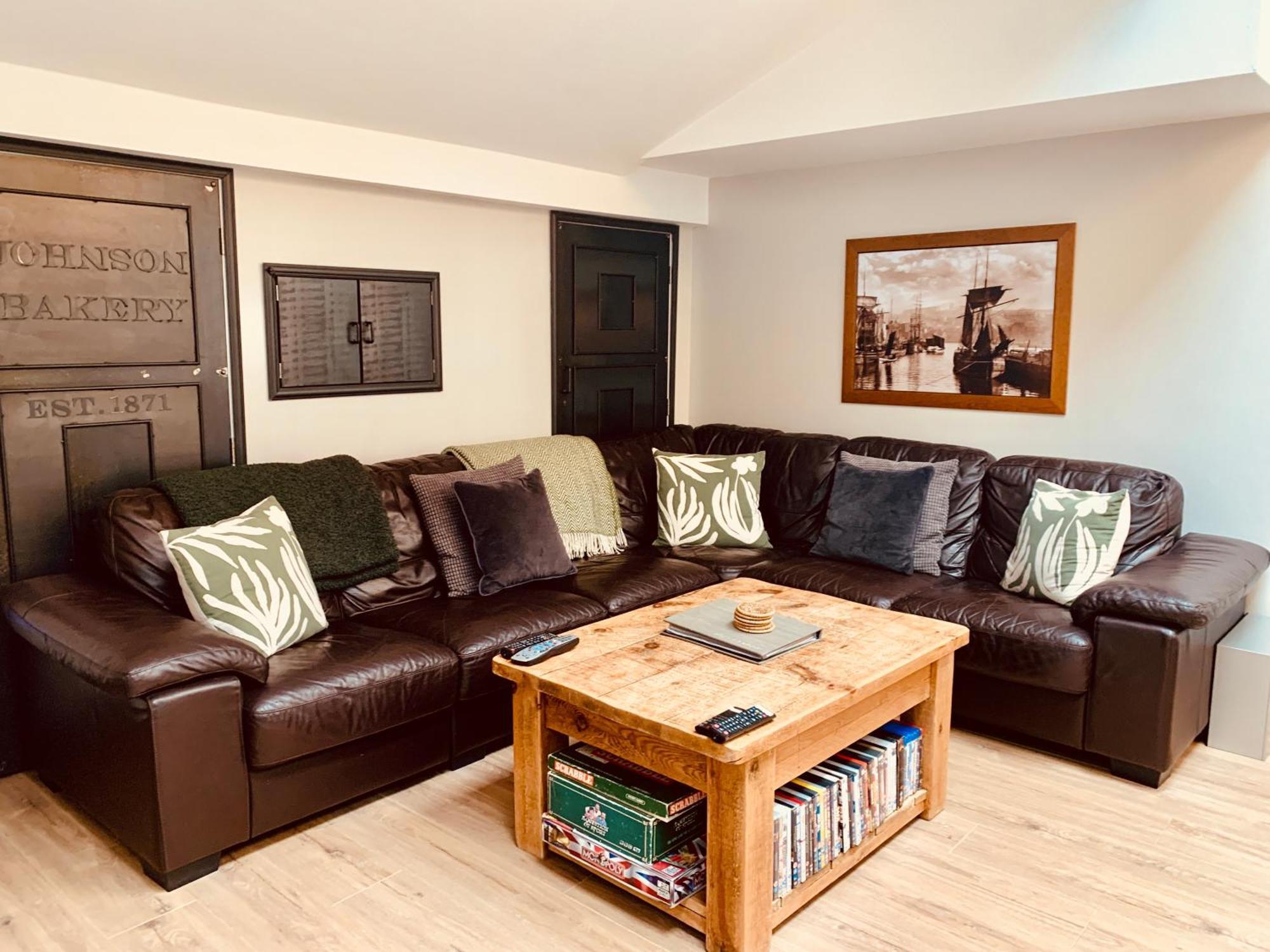 The Old Bakery - Luxury Three Bed House With Roof Terrace *