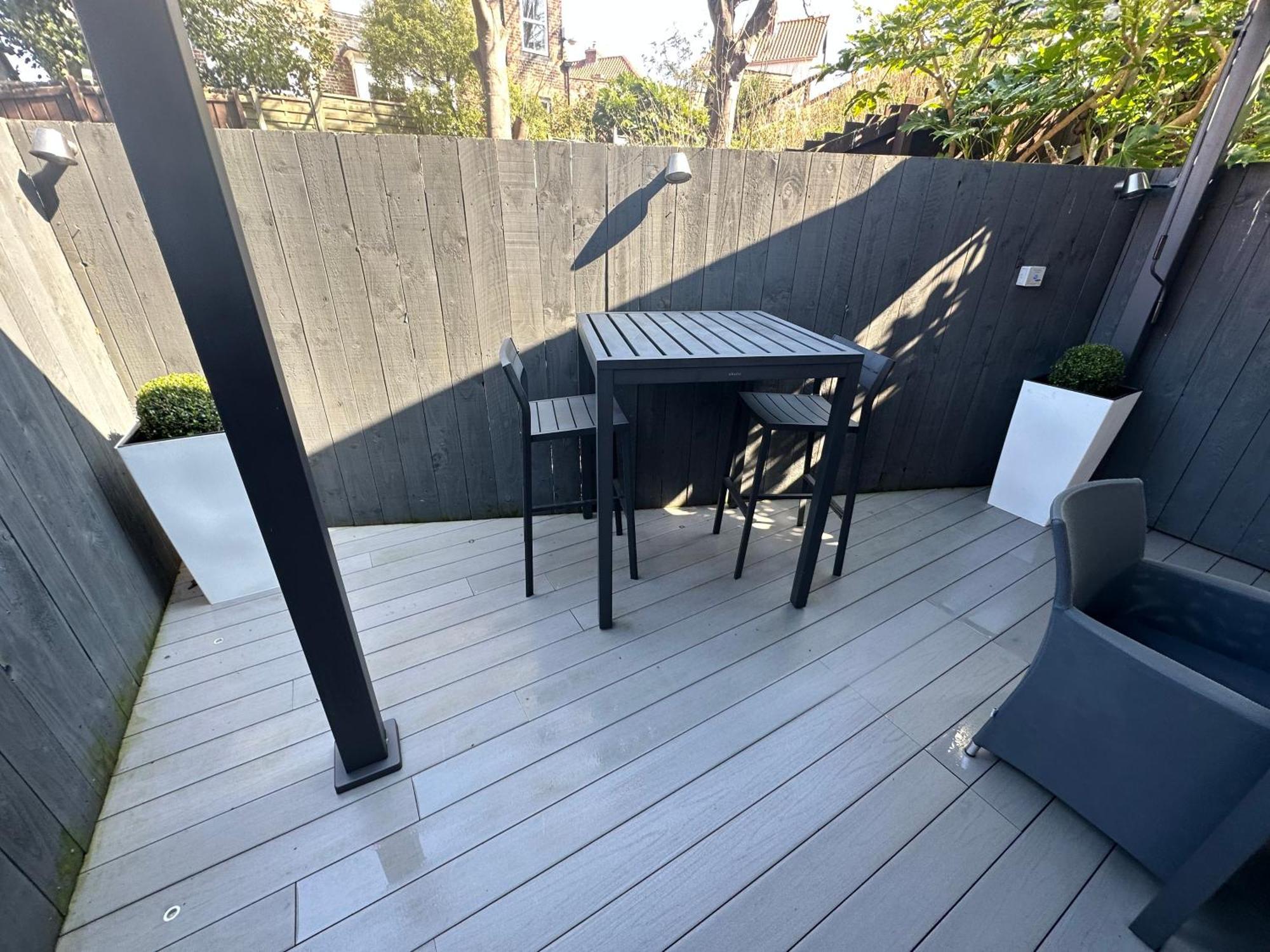 Sugar Reef: Modern Garden House With Ev Charging Near Holiday home