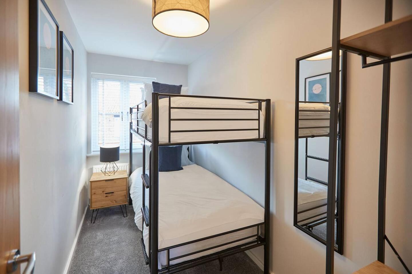 Curlew House, With Parking And Abbey Views! * Whitby