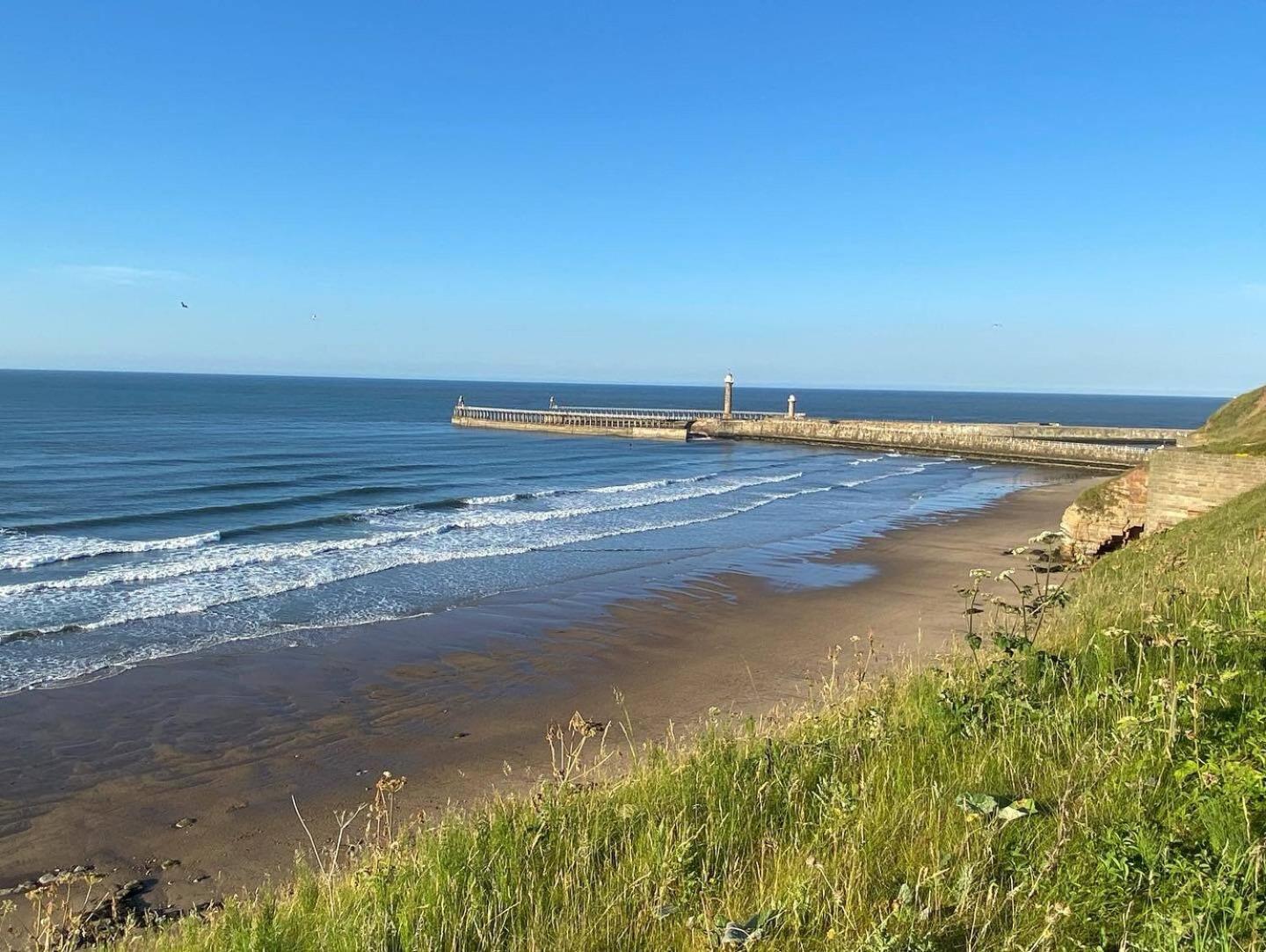 Curlew House, With Parking And Abbey Views! Whitby